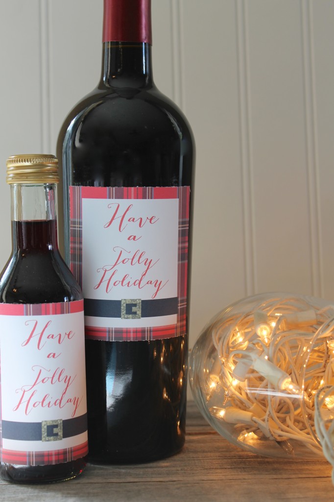 Everyday Party Magazine Jolly Holiday Wine Bottle Label