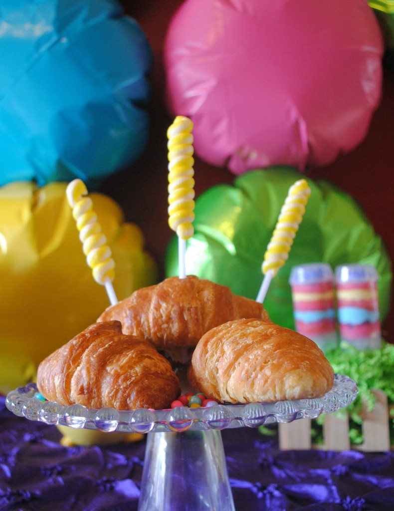 Everyday Party Magazine Bright Easter Party by Fizzy Party 