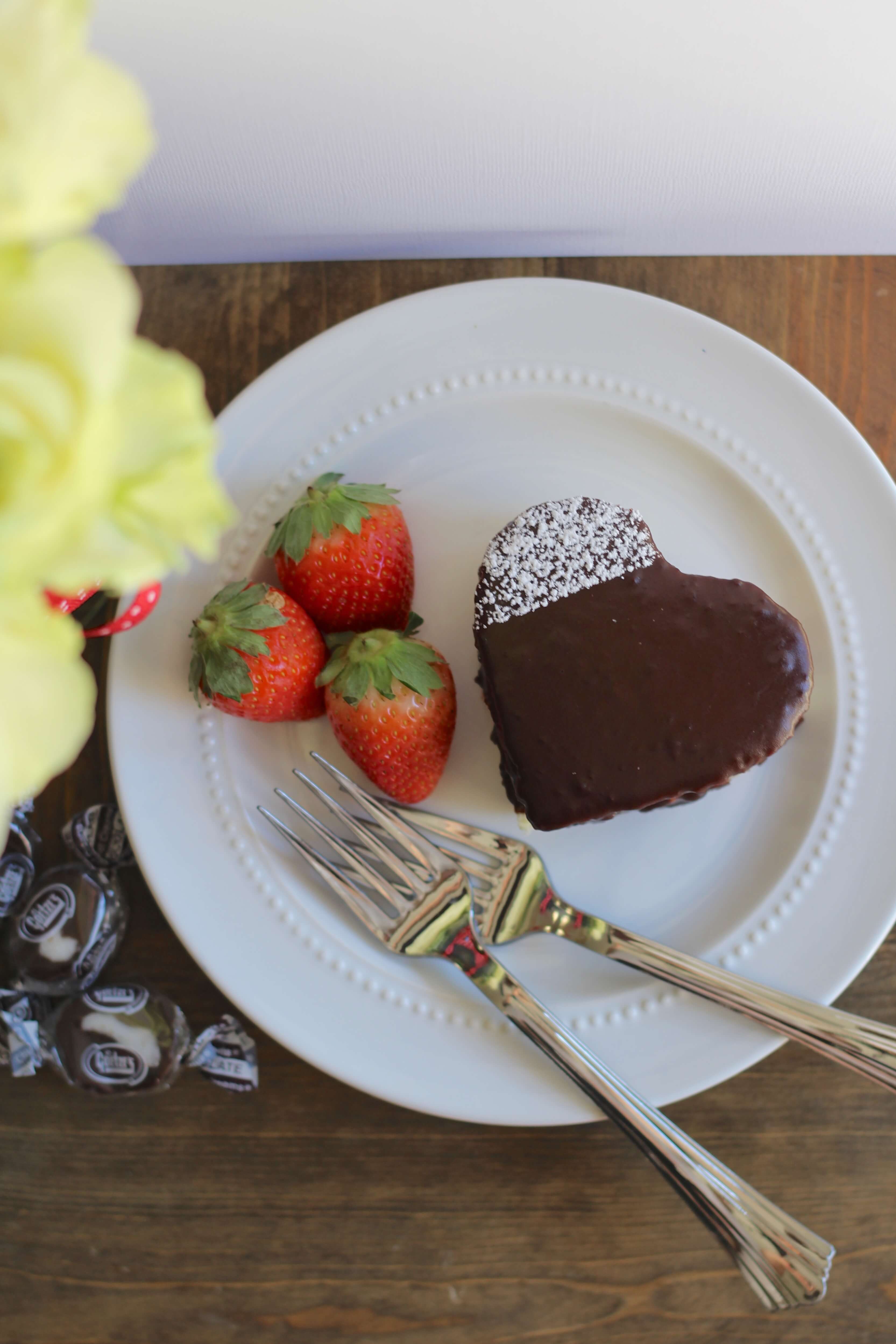 Everyday Party Magazine Chocolate Caramel Cream Mini Cakes
