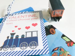 Everyday Party Magazine Valentine, I Choo-Choose You! Darling train Valentine's Day Cards #train #ValentinesDay