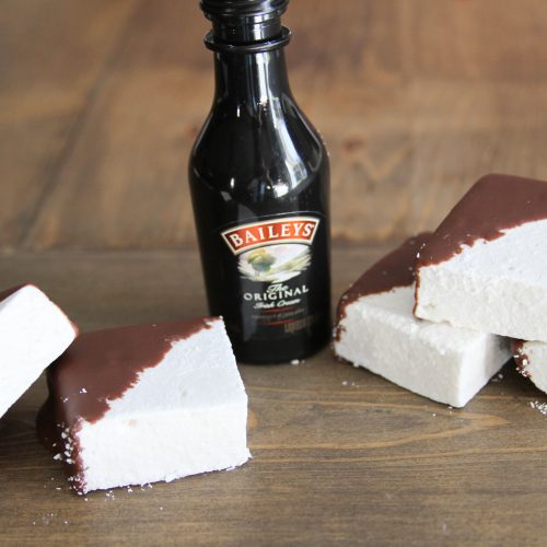 Everyday Party Magazine Irish Cream Marshmallows #IrishCream #Recipe #StPatricksDay
