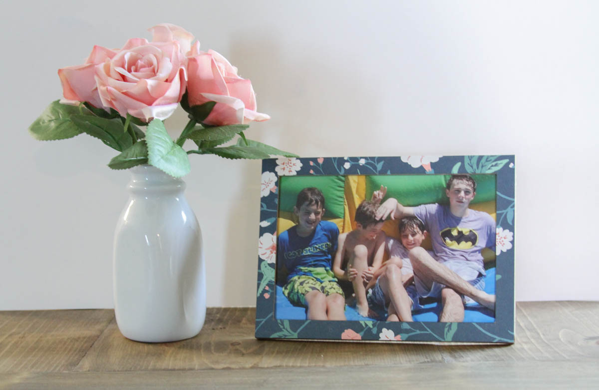 Everyday Party Magazine DIY Mother's Day Gift #DIY #Cricut #CricutKnifeBlade #Xyron #Canon #CraftyWithCanon