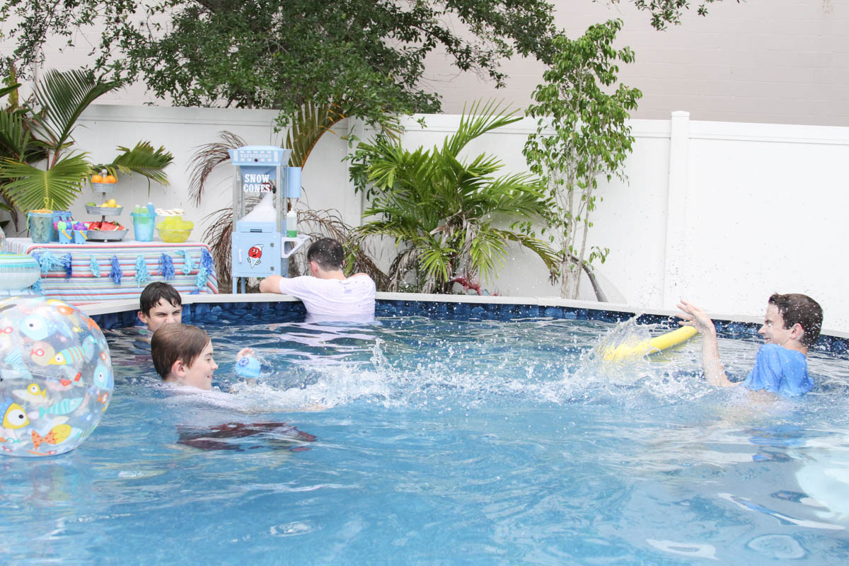 Everyday Party Magazine Summer Fun Pool Party #PoolParty #PoolParties #SummerFun #TheGeniusofPlay