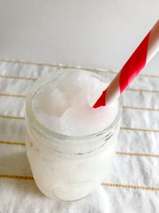 Everyday Party Magazine Frosted Vodka Lemonade #Cocktail #Drinks #Recipe #WDWKnockoffRecipe