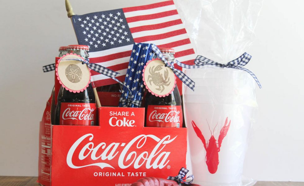 Everyday Party Magazine Patriotic Hostess Gift Idea #FourthOfJuly #Patriotic #CocaCola #SeaSide