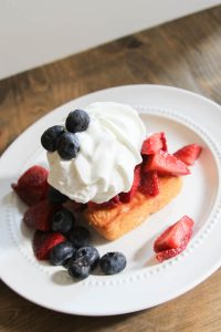 Everyday Party Magazine Red White and Blueberry Shortcake #Patriotic #FourthofJuly #Shortcake #Recipe
