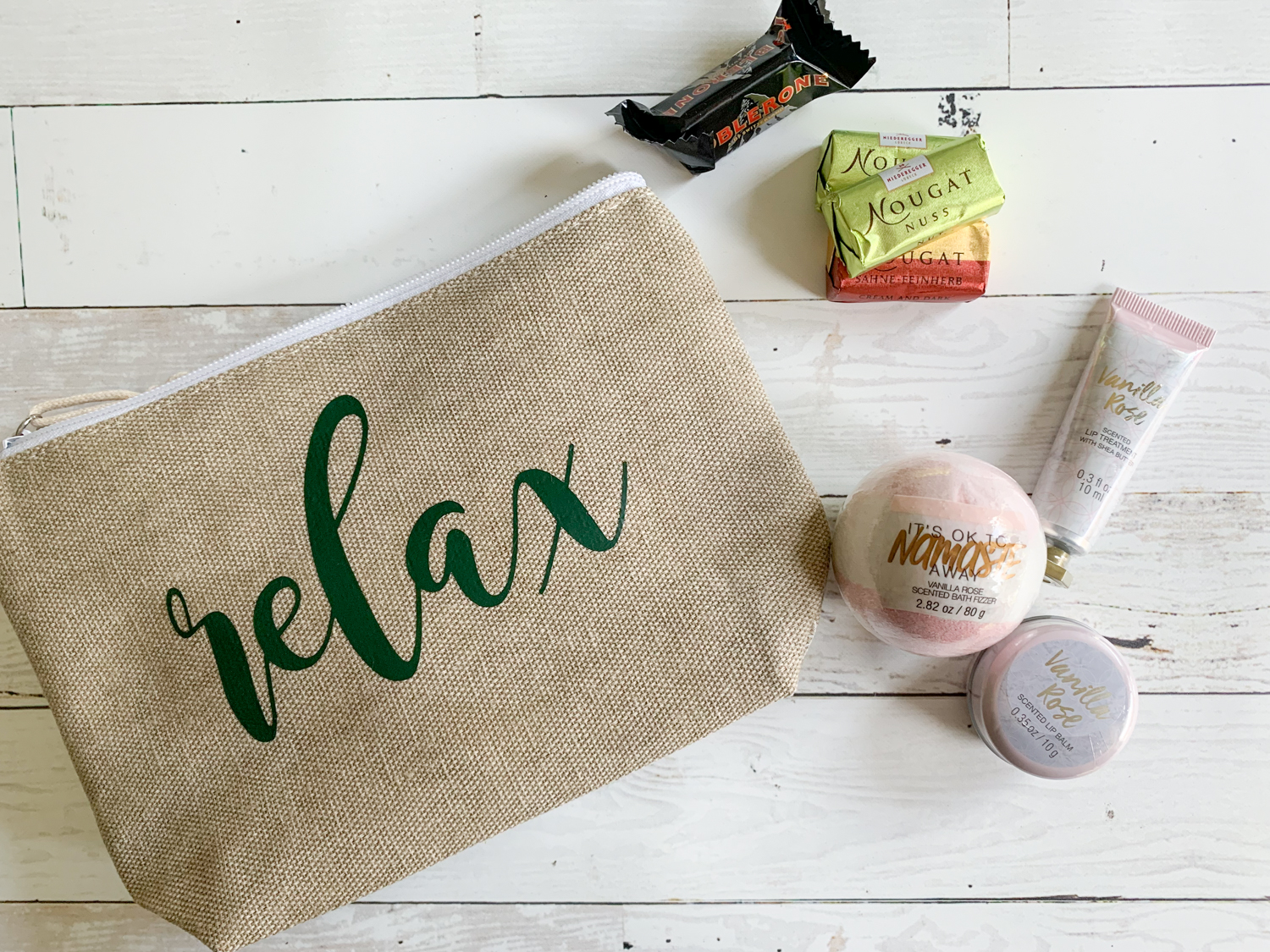 Relax Cosmetics Bag, Bath Bomb, Candies, Lotion