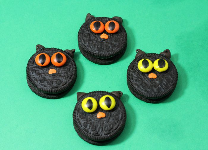 Halloween Oreo Cookies