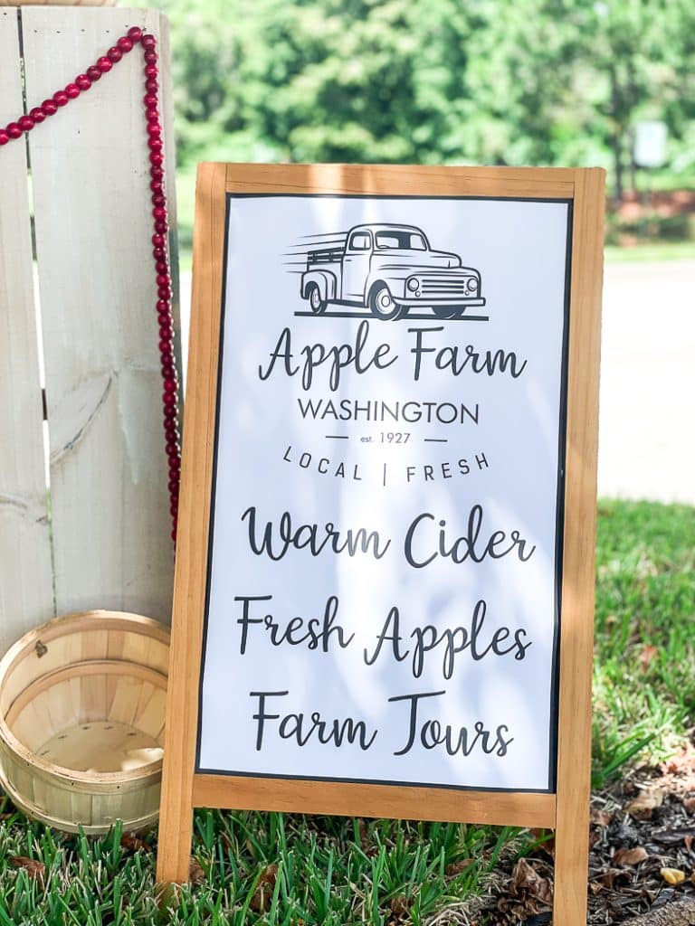 Apple Farm Sign