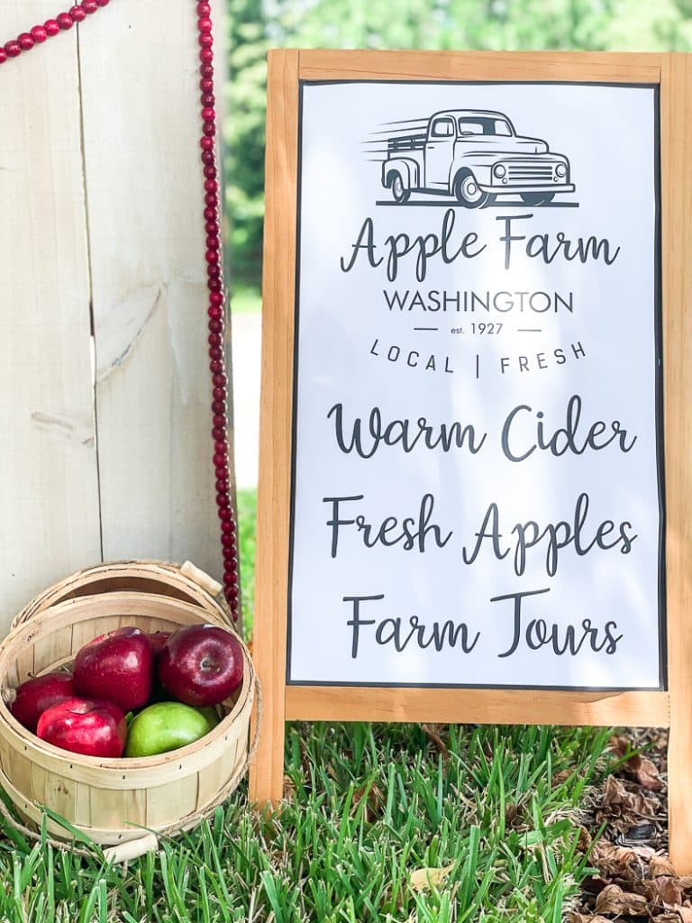 Apple Farm Sign