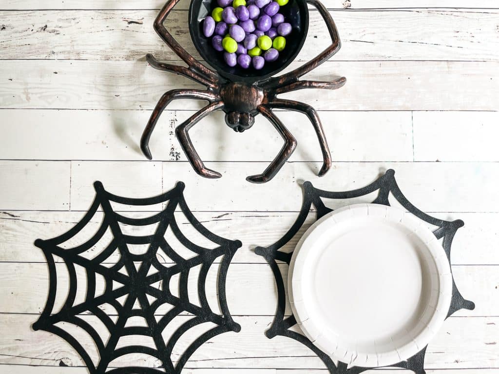 Spider Web Plate Charger